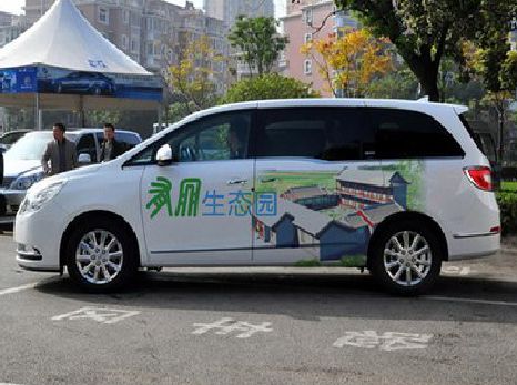 清镇户外车贴喷绘如何保持效果?